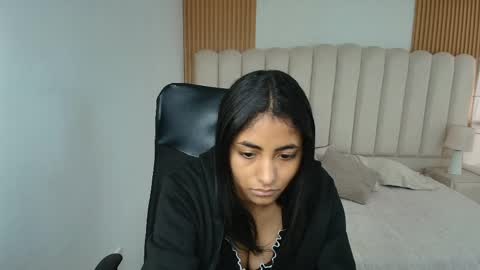 Snapshot of shaneelle chatting on 25, 4, 2026 shanelle online show from 25, 4, 2026
