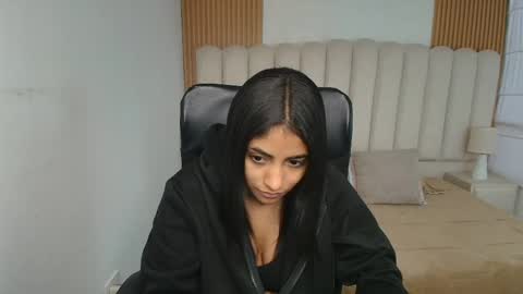 Snapshot of shaneelle chatting on 18, 5, 2026 shanelle online show from 18, 5, 2026