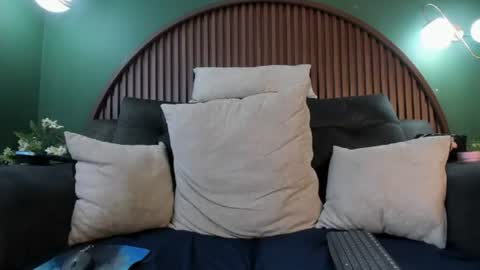 Snapshot of shannel__queen chatting on 17, 6, 2026 shannel__queen online show from 17, 6, 2026