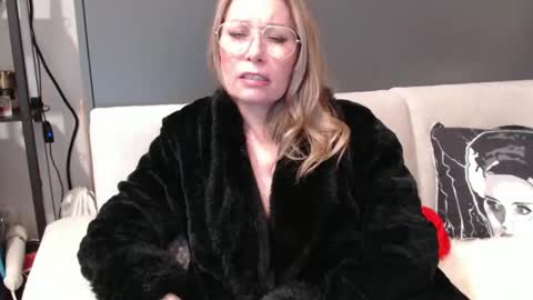 Snapshot of shannon07 chatting on 9, 1, 2025 Shannon07 online show from 9, 1, 2025