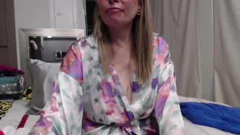 Snapshot of shannon07 chatting on 6, 3, 2025 Shannon07 online show from 6, 3, 2025