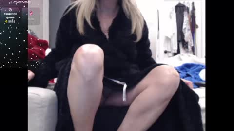 Snapshot of shannon07 chatting on 6, 11, 2025 Shannon07 online show from 6, 11, 2025