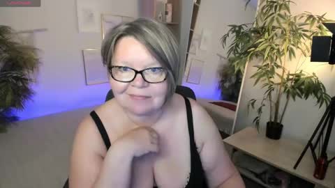 Snapshot of shannonshine chatting on 7, 6, 2026 Shannon online show from 7, 6, 2026