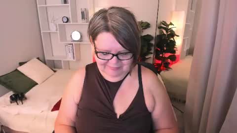 Snapshot of shannonshine chatting on 12, 6, 2026 Shannon online show from 12, 6, 2026