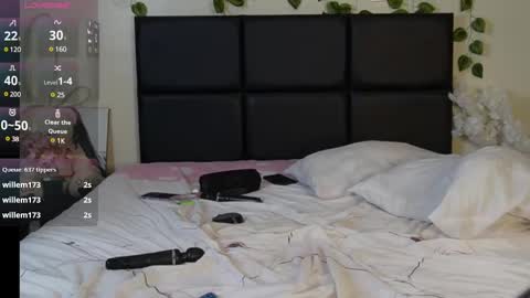 shanty_hugs online show from 26, 1, 2025