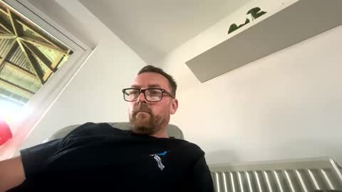 Snapshot of sharksboy16 chatting on 1, 4, 2026 Sharksboy online show from 1, 4, 2026