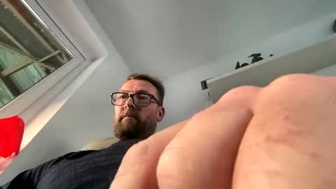 Snapshot of sharksboy16 chatting on 15, 4, 2026 Sharksboy online show from 15, 4, 2026