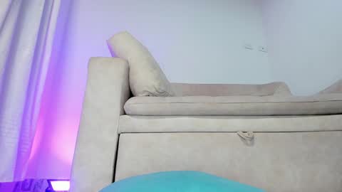 Hi fiends ---- I usually start online from Monday to Friday from 1000 am Saturdays and Sundays at 600 am Colombia time online show from 16, 1, 2025