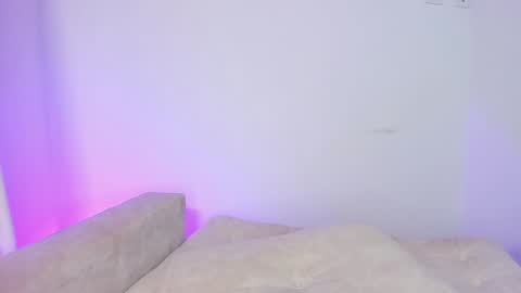 Hi fiends ---- I usually start online from Monday to Friday from 1000 am Saturdays and Sundays at 600 am Colombia time online show from 24, 1, 2025