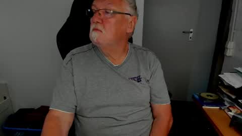 sharlots_pet online show from 27, 4, 2026