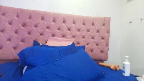 Snapshot of sharlott_kiss chatting on 10, 1, 2025 Sharlott online show from 10, 1, 2025
