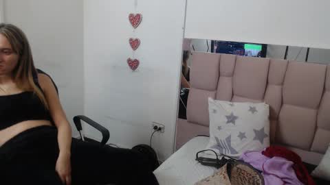 Snapshot of sharlotte__jones chatting on 17, 2, 2025 Sara online show from 17, 2, 2025