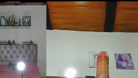 Snapshot of sharlotte_sexx chatting on 17, 6, 2026 S online show from 17, 6, 2026