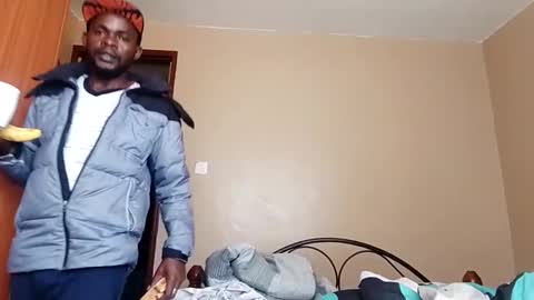 Snapshot of sharmly chatting on 4, 12, 2024 Sharmly online show from 4, 12, 2024