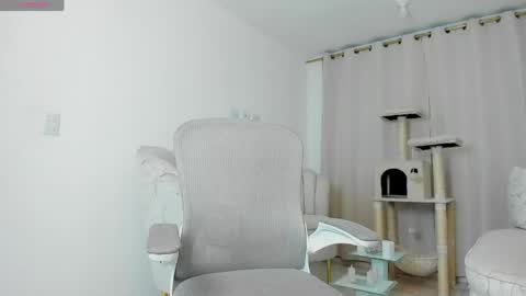 Snapshot of sharon_hill1 chatting on 30, 4, 2026 Jessica independent model online show from 30, 4, 2026