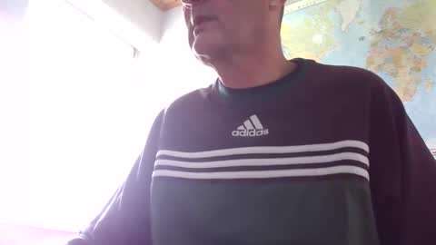 Snapshot of sharpshoder chatting on 15, 9, 2025 Peter online show from 15, 9, 2025