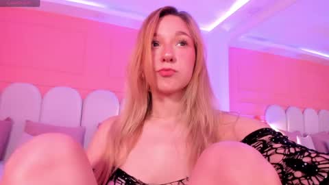 Snapshot of shatall_rouge chatting on 28, 5, 2026 Shantall online show from 28, 5, 2026