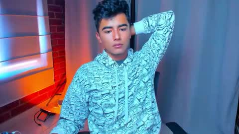 Snapshot of shawn__sanderson chatting on 18, 12, 2025 Shawn online show from 18, 12, 2025