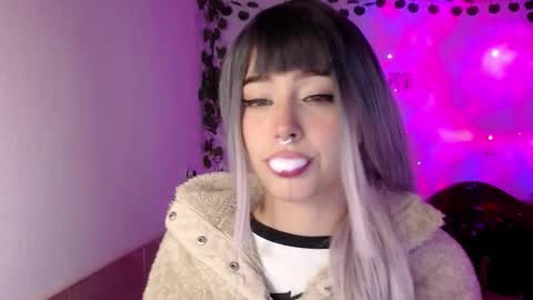 Shayla 3 online show from 18, 12, 2025