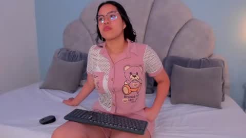 Snapshot of shayra_alina chatting on 14, 6, 2026 shayra_alina online show from 14, 6, 2026