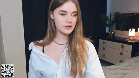 Snapshot of sheenaeast chatting on 26, 12, 2024 Violet online show from 26, 12, 2024