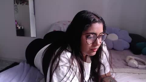 Snapshot of sheeylaroee chatting on 11, 5, 2026 Heidy online show from 11, 5, 2026