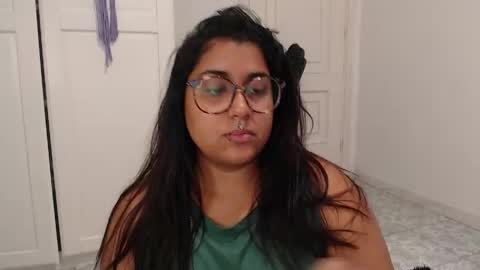 Snapshot of sheeylaroee chatting on 13, 5, 2026 Heidy online show from 13, 5, 2026