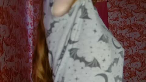 Snapshot of shelikessoymilk chatting on 10, 5, 2026 Erika online show from 10, 5, 2026