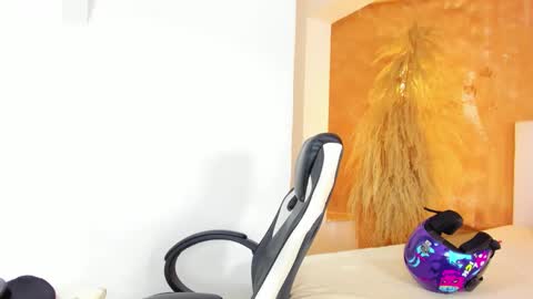 Snapshot of shenielxxx chatting on 16, 3, 2026 shenielxxx online show from 16, 3, 2026