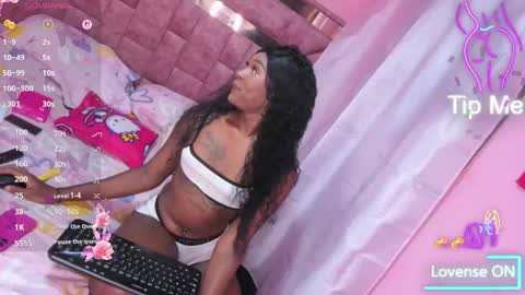 Snapshot of shenielxxx chatting on 20, 5, 2026 shenielxxx online show from 20, 5, 2026