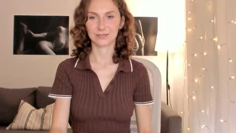 Snapshot of shesleepsnaked chatting on 19, 5, 2026 shesleepsnaked online show from 19, 5, 2026