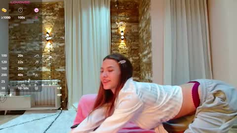 Snapshot of shinechanel chatting on 16, 9, 2025 ShineChanel online show from 16, 9, 2025