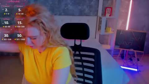 Snapshot of shiny_lisss chatting on 31, 5, 2026 Lisa online show from 31, 5, 2026