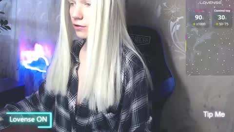 Snapshot of shiny_victoria chatting on 30, 4, 2026 Victoria online show from 30, 4, 2026
