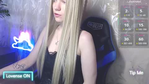 Snapshot of shiny_victoria chatting on 17, 5, 2026 Victoria online show from 17, 5, 2026