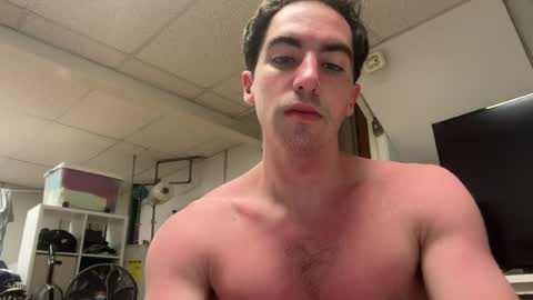 Snapshot of shirtlesshunk15 chatting on 16, 6, 2026 shirtlesshunk15 online show from 16, 6, 2026