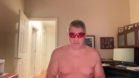 Snapshot of showmet chatting on 8, 2, 2025 Chicago Guy online show from 8, 2, 2025