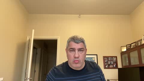 Snapshot of showmet chatting on 4, 3, 2025 Chicago Guy online show from 4, 3, 2025