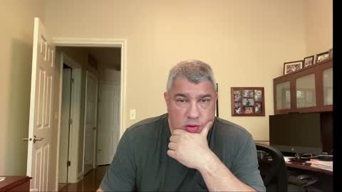 Snapshot of showmet chatting on 30, 9, 2025 Chicago Guy online show from 30, 9, 2025