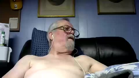 Snapshot of shpoink chatting on 16, 10, 2025 shpoink online show from 16, 10, 2025