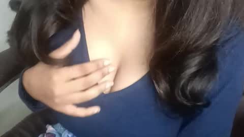 shreya_0 online show from 21, 12, 2025