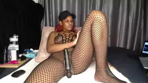 Snapshot of shugacubee chatting on 8, 1, 2025 EVA online show from 8, 1, 2025