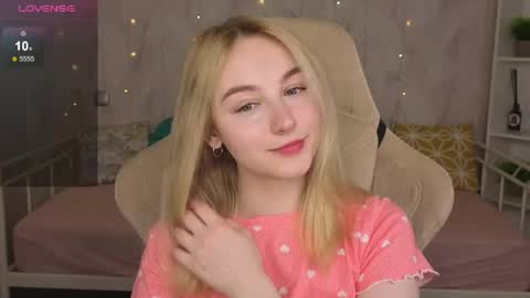 Snapshot of shy__polly chatting on 7, 6, 2026 Polly online show from 7, 6, 2026