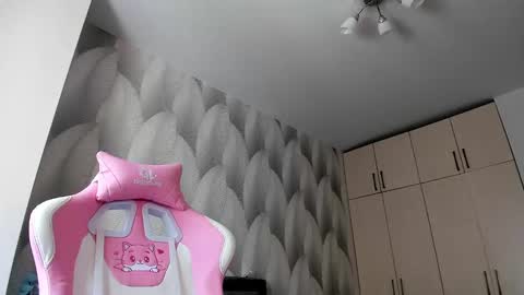 Snapshot of shy_bambiii chatting on 21, 2, 2025 Mika online show from 21, 2, 2025