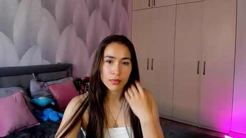 Snapshot of shy_bambiii chatting on 15, 9, 2025 Mika online show from 15, 9, 2025