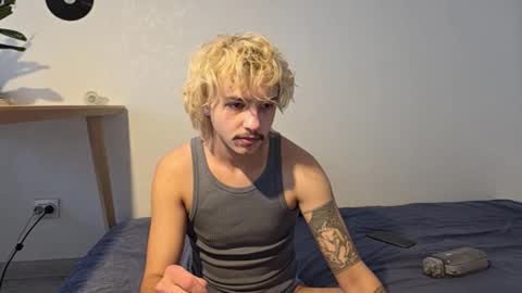 Snapshot of shy_boy17 chatting on 9, 2, 2026 your shy boy online show from 9, 2, 2026