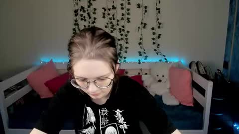 Snapshot of shy_elina01 chatting on 13, 10, 2025 shy_elina01 online show from 13, 10, 2025