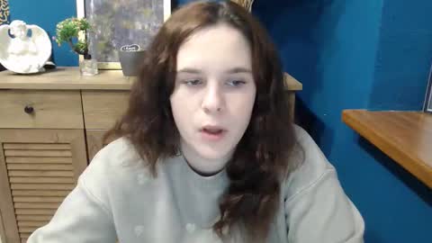 Snapshot of shy_lil chatting on 19, 12, 2025 shy_lil online show from 19, 12, 2025