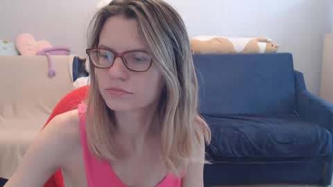 Snapshot of shy_moony chatting on 9, 4, 2026 just Alex online show from 9, 4, 2026