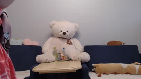 Snapshot of shy_moony chatting on 7, 5, 2026 just Alex online show from 7, 5, 2026